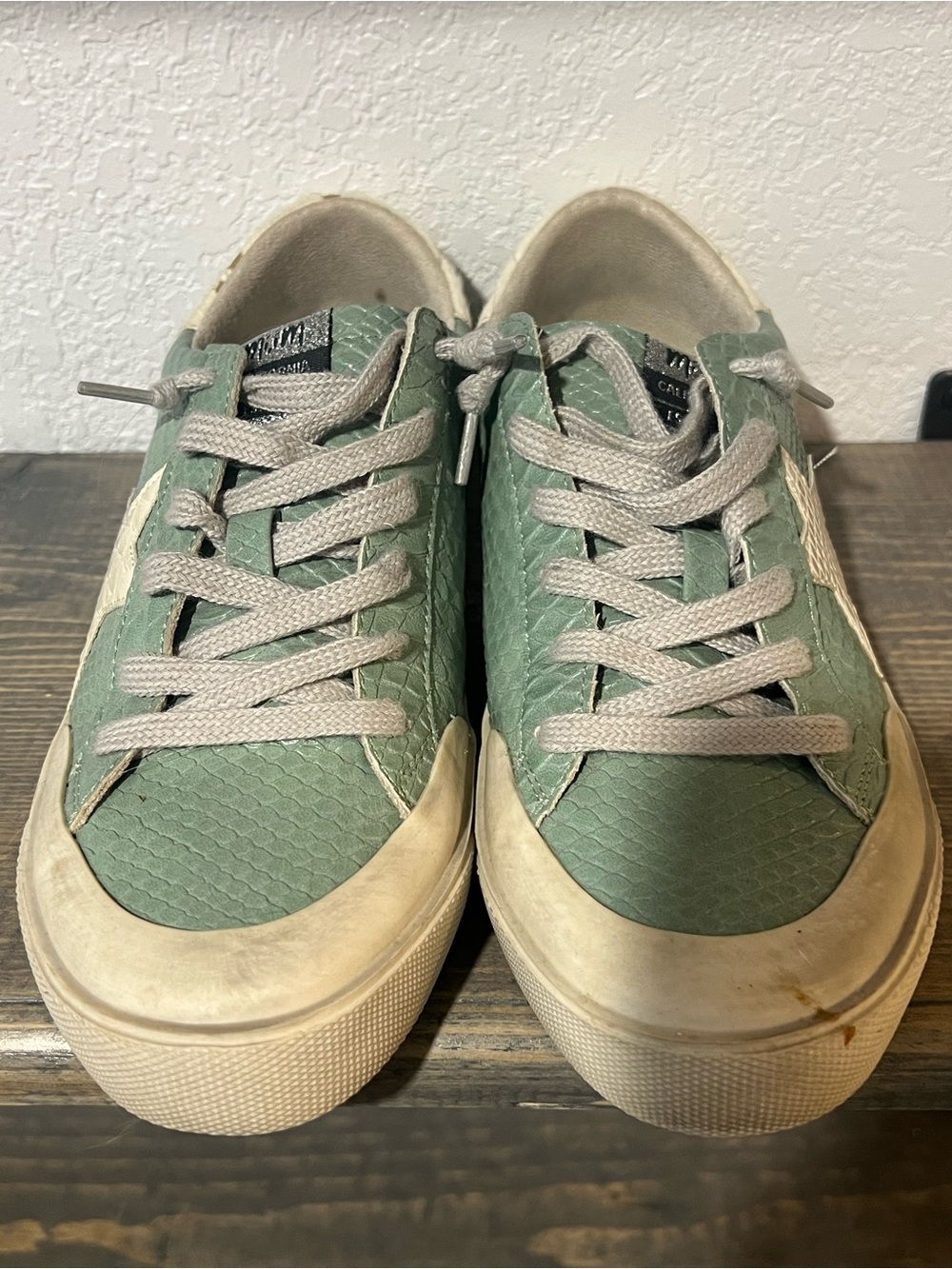 Women’s Casual Low-Top Sneakers in Sage Green